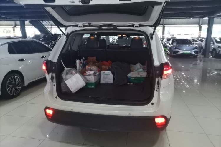 Used Toyota Highlander 2018 2.0T Four-Wheel Drive Luxury Version 7 Seats China VI Standard Trunk