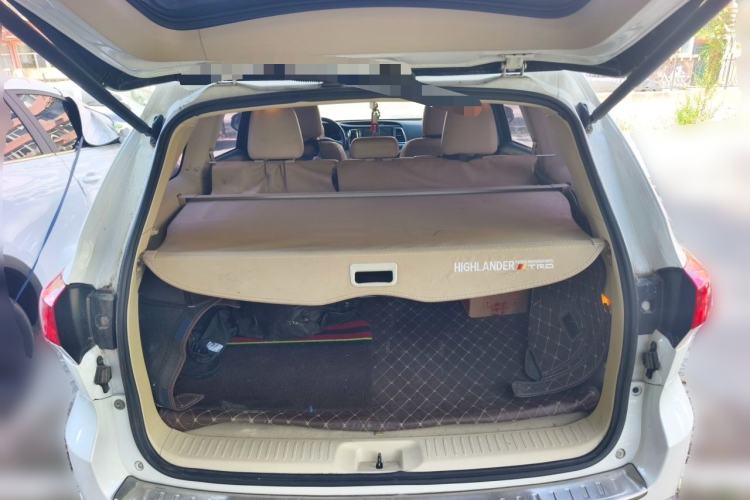 Used Toyota Highlander 2018 2.0T Two-Wheel Drive Elite Version 5 Seats China VI Standard Trunk