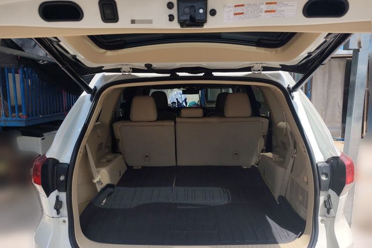 Used Toyota Highlander 2018 2.0T Four-Wheel Drive Prestige Version 7 Seats China VI Standard Trunk
