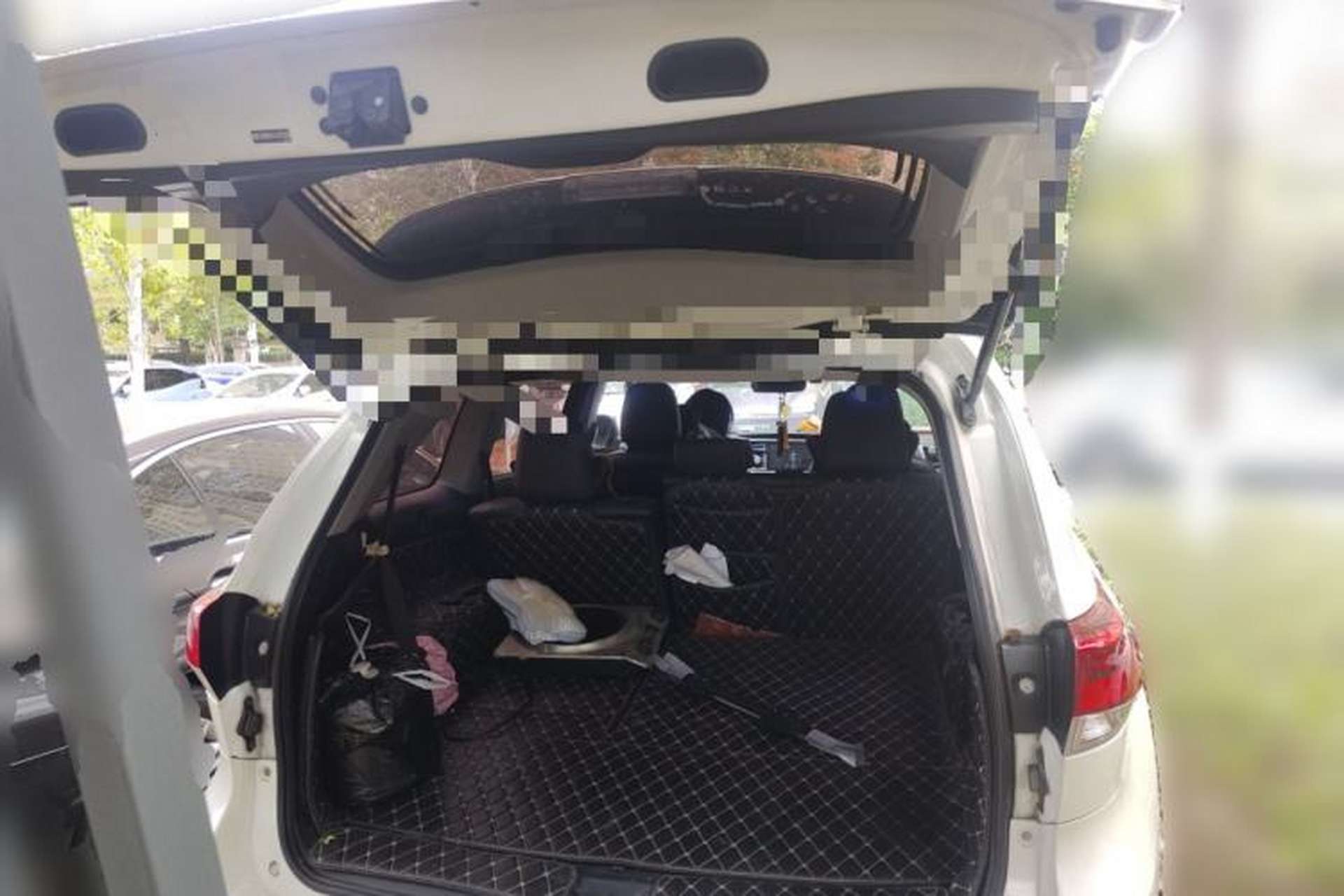 Used Toyota Highlander 2018 2.0T Four-Wheel Drive Luxury Version 7 Seats China VI Standard Trunk