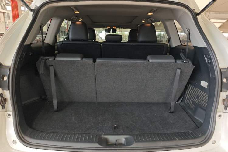 Used Toyota Highlander 2018 2.0T Two-Wheel-Drive Luxury Edition 7 Seats Emission Standard China V Trunk