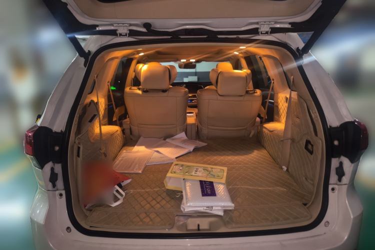 Used Toyota Highlander 2018 2.0T Four-Wheel Drive Supreme Edition 7-Seater China VI Trunk