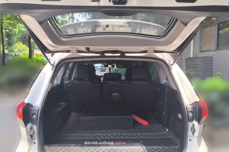 Used Toyota Highlander 2018 2.0T Four-Wheel Drive Luxury Version 7 Seats China VI Standard Trunk
