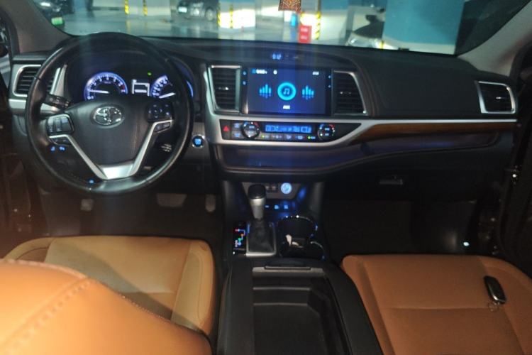 Used Toyota Highlander 2020 2.0T Four-Wheel Drive Millionth Anniversary Edition 7 Seats Center Console