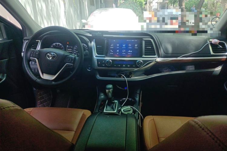 Used Toyota Highlander 2020 2.0T Four-Wheel Drive Millionth Anniversary Edition 7 Seats Center Console