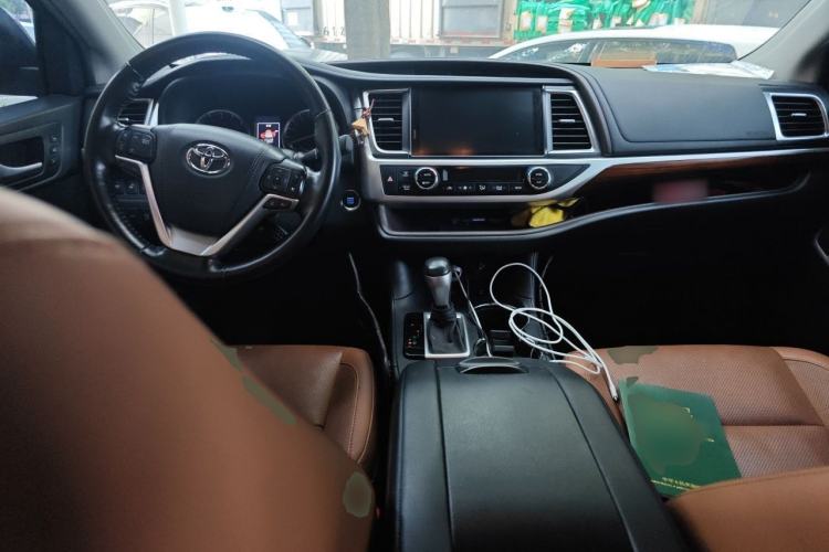 Used Toyota Highlander 2020 2.0T Four-Wheel Drive Millionth Anniversary Edition 7 Seats Center Console