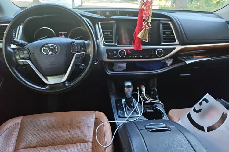 Used Toyota Highlander 2020 2.0T Four-Wheel Drive Millionth Anniversary Edition 7 Seats Center Console