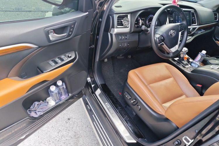 Used Toyota Highlander 2020 2.0T Four-Wheel Drive Millionth Anniversary Edition 7 Seats Driver Seat
