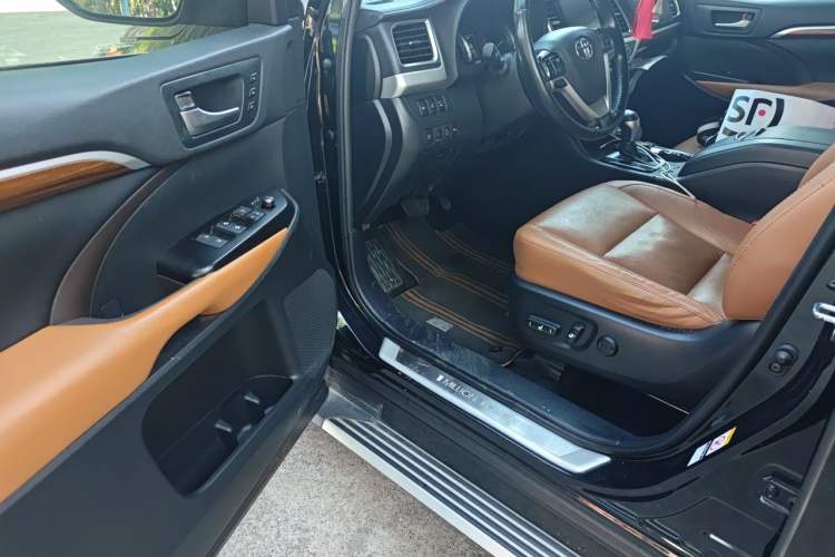 Used Toyota Highlander 2020 2.0T Four-Wheel Drive Millionth Anniversary Edition 7 Seats Driver Seat