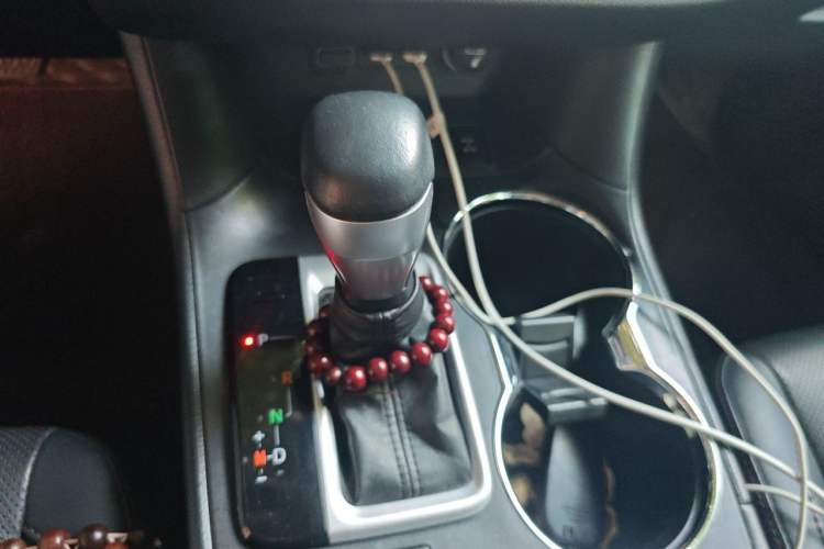 Used Toyota Highlander 2020 2.0T Four-Wheel Drive Millionth Anniversary Edition 7 Seats Gear Lever