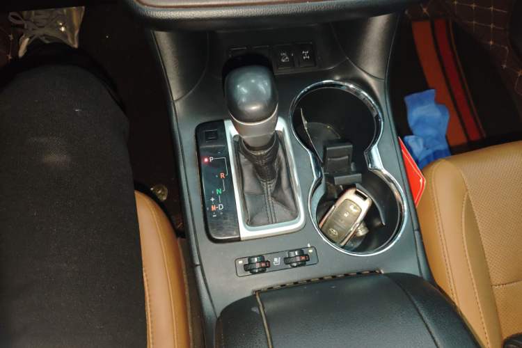 Used Toyota Highlander 2020 2.0T Four-Wheel Drive Millionth Anniversary Edition 7 Seats Gear Lever