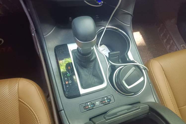 Used Toyota Highlander 2020 2.0T Four-Wheel Drive Millionth Anniversary Edition 7 Seats Gear Lever