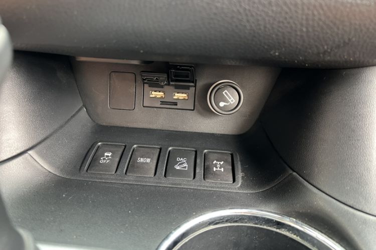 Used Toyota Highlander 2020 2.0T Four-Wheel Drive Millionth Anniversary Edition 7 Seats Interior 1