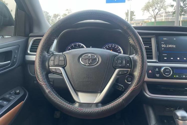 Used Toyota Highlander 2020 2.0T Four-Wheel Drive Millionth Anniversary Edition 7 Seats Interior 2