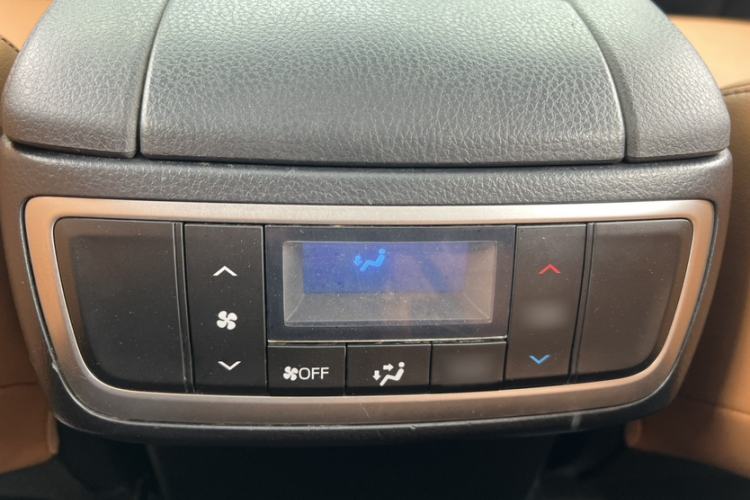 Used Toyota Highlander 2020 2.0T Four-Wheel Drive Millionth Anniversary Edition 7 Seats Interior 4