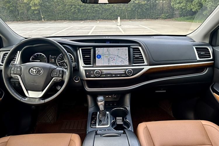 Used Toyota Highlander 2020 2.0T Four-Wheel Drive Millionth Anniversary Edition 7 Seats Interior 4