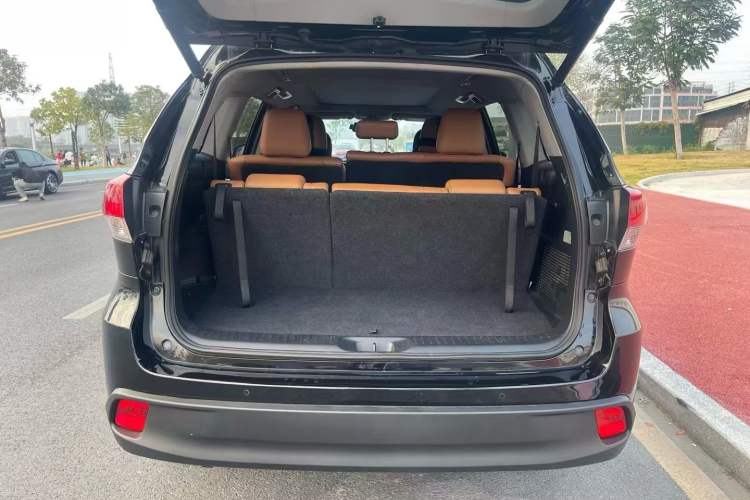 Used Toyota Highlander 2020 2.0T Four-Wheel Drive Millionth Anniversary Edition 7 Seats Interior 5