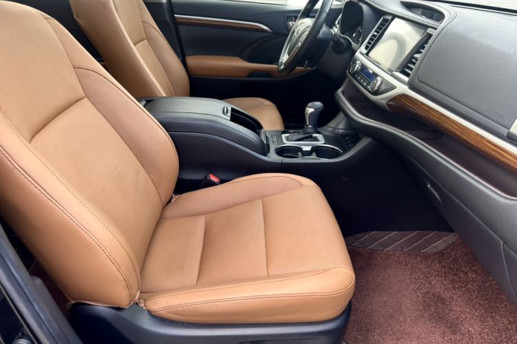 Used Toyota Highlander 2020 2.0T Four-Wheel Drive Millionth Anniversary Edition 7 Seats Interior 5