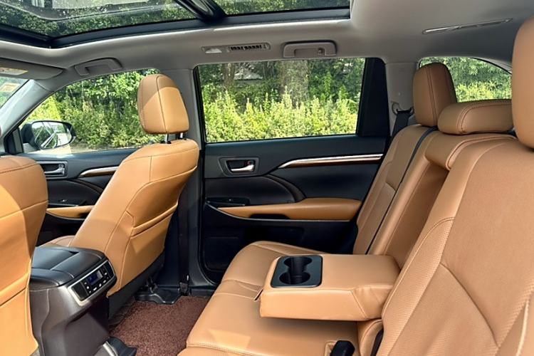 Used Toyota Highlander 2020 2.0T Four-Wheel Drive Millionth Anniversary Edition 7 Seats Interior 6