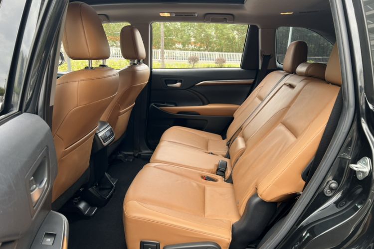 Used Toyota Highlander 2020 2.0T Four-Wheel Drive Millionth Anniversary Edition 7 Seats Interior 7