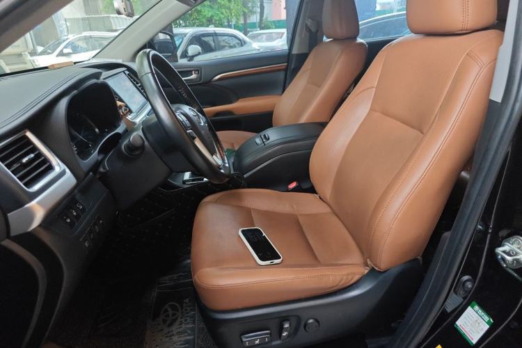Used Toyota Highlander 2020 2.0T Four-Wheel Drive Millionth Anniversary Edition 7 Seats Left Front Seat