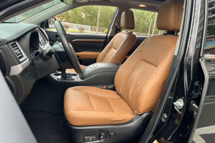 Used Toyota Highlander 2020 2.0T Four-Wheel Drive Millionth Anniversary Edition 7 Seats Left Front Seat