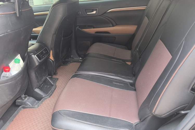 Used Toyota Highlander 2020 2.0T Four-Wheel Drive Millionth Anniversary Edition 7 Seats Left Rear Seat