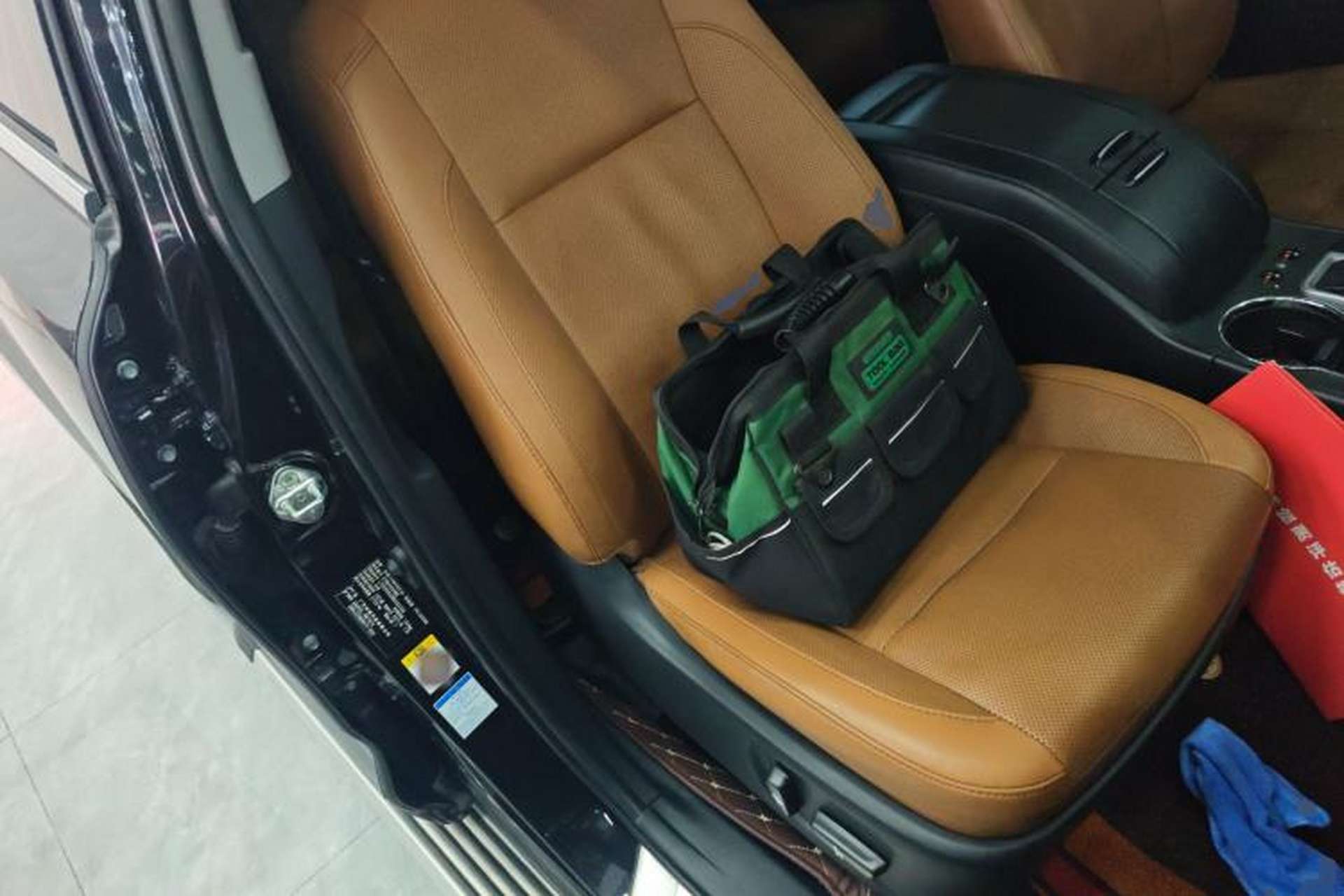 Used Toyota Highlander 2020 2.0T Four-Wheel Drive Millionth Anniversary Edition 7 Seats Right Front Seat
