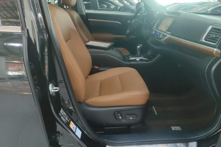 Used Toyota Highlander 2020 2.0T Four-Wheel Drive Millionth Anniversary Edition 7 Seats Right Front Seat