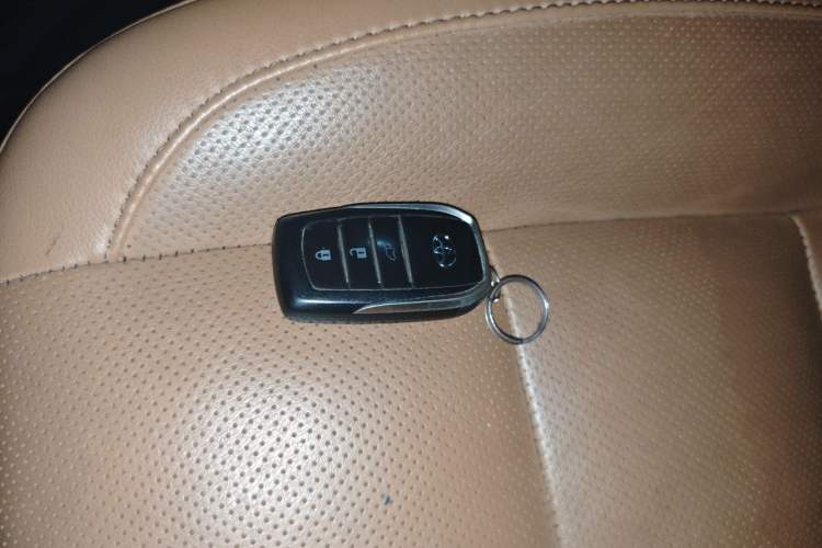 Used Toyota Highlander 2020 2.0T Four-Wheel Drive Millionth Anniversary Edition 7 Seats Vehicle Key