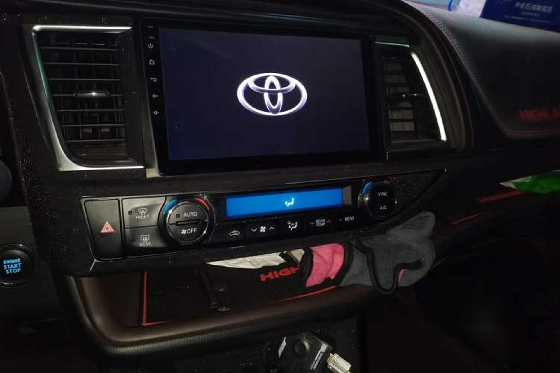 Used Toyota Highlander 2020 2.0T Four-Wheel Drive Millionth Anniversary Edition 7 Seats Audio And AC Panel