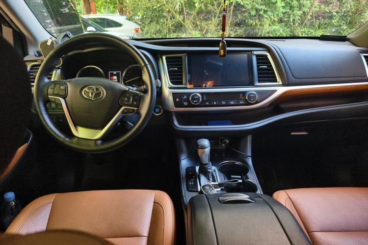 Used Toyota Highlander 2020 2.0T Four-Wheel Drive Millionth Anniversary Edition 7 Seats Center Console
