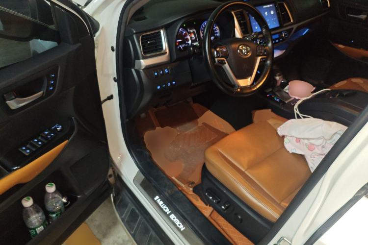 Used Toyota Highlander 2020 2.0T Four-Wheel Drive Millionth Anniversary Edition 7 Seats Driver Seat