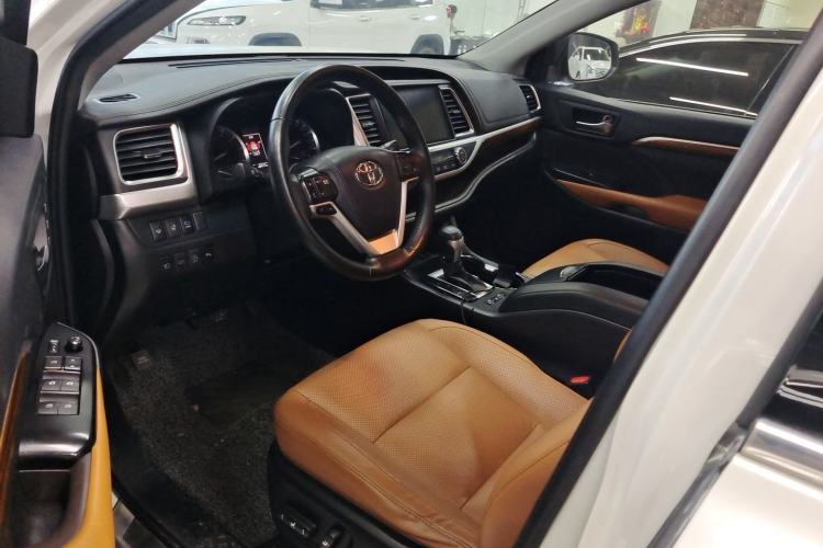 Used Toyota Highlander 2020 2.0T Four-Wheel Drive Millionth Anniversary Edition 7 Seats Driver Seat