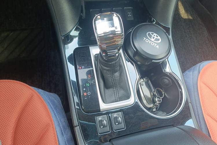 Used Toyota Highlander 2020 2.0T Four-Wheel Drive Millionth Anniversary Edition 7 Seats Gear Lever