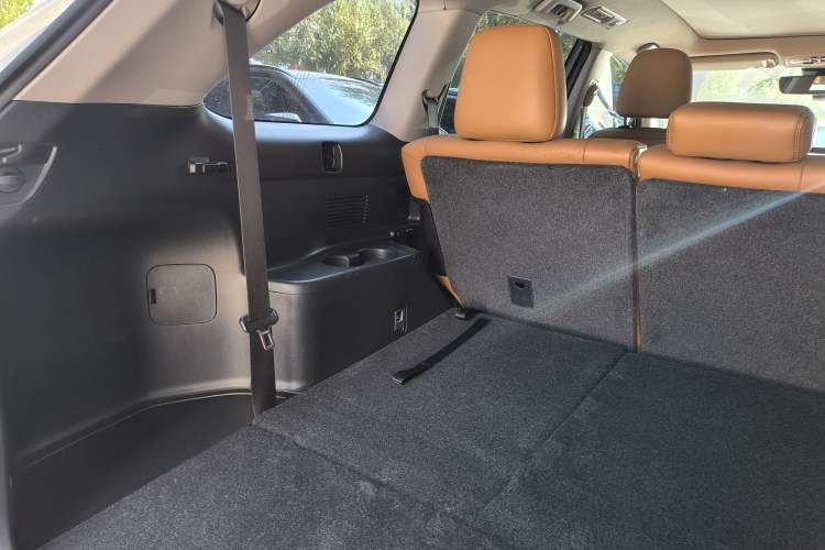 Used Toyota Highlander 2020 2.0T Four-Wheel Drive Millionth Anniversary Edition 7 Seats Interior 11