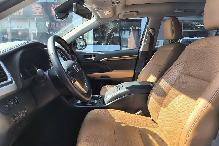 Used Toyota Highlander 2020 2.0T Four-Wheel Drive Millionth Anniversary Edition 7 Seats Interior 2