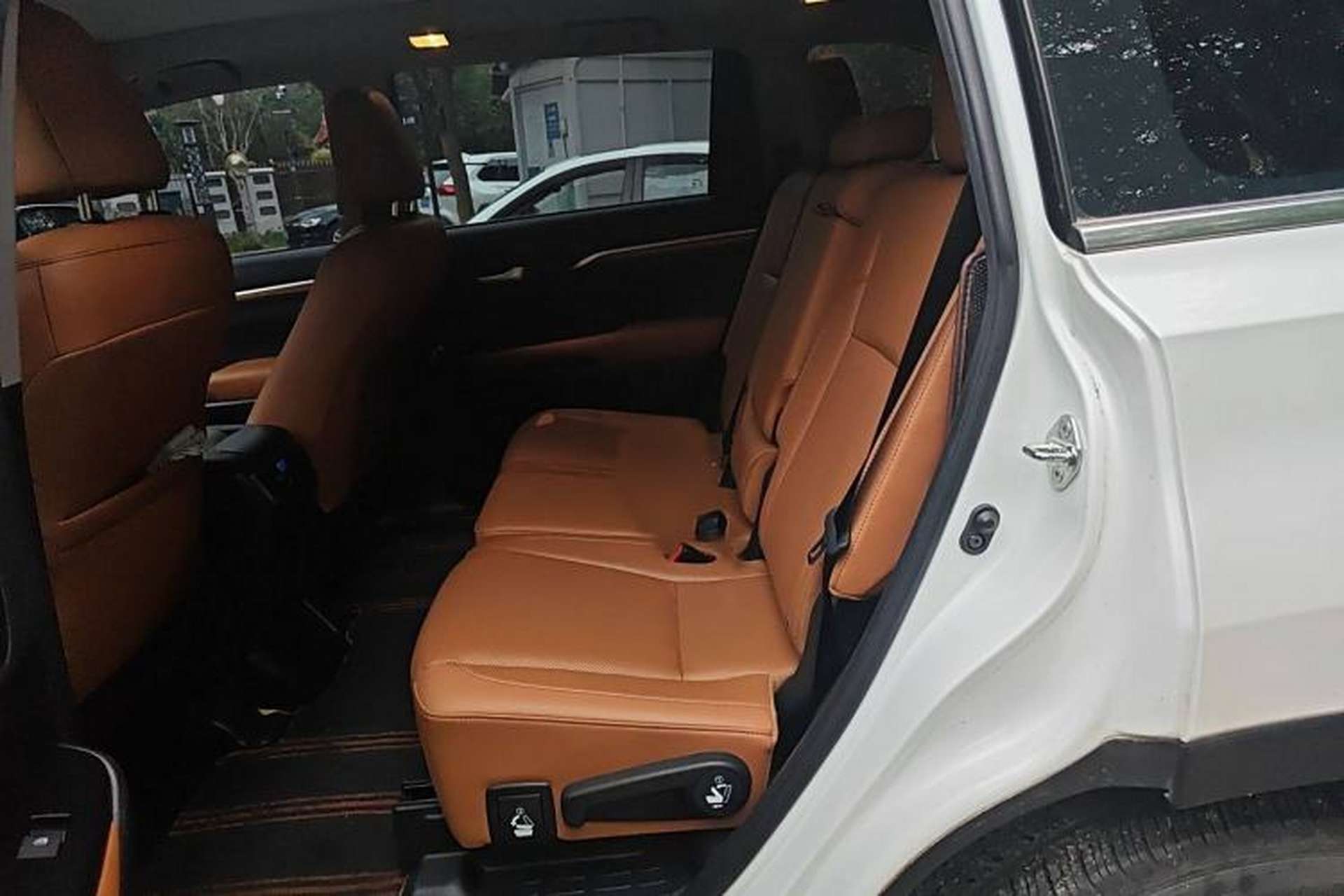 Used Toyota Highlander 2020 2.0T Four-Wheel Drive Millionth Anniversary Edition 7 Seats Interior 4