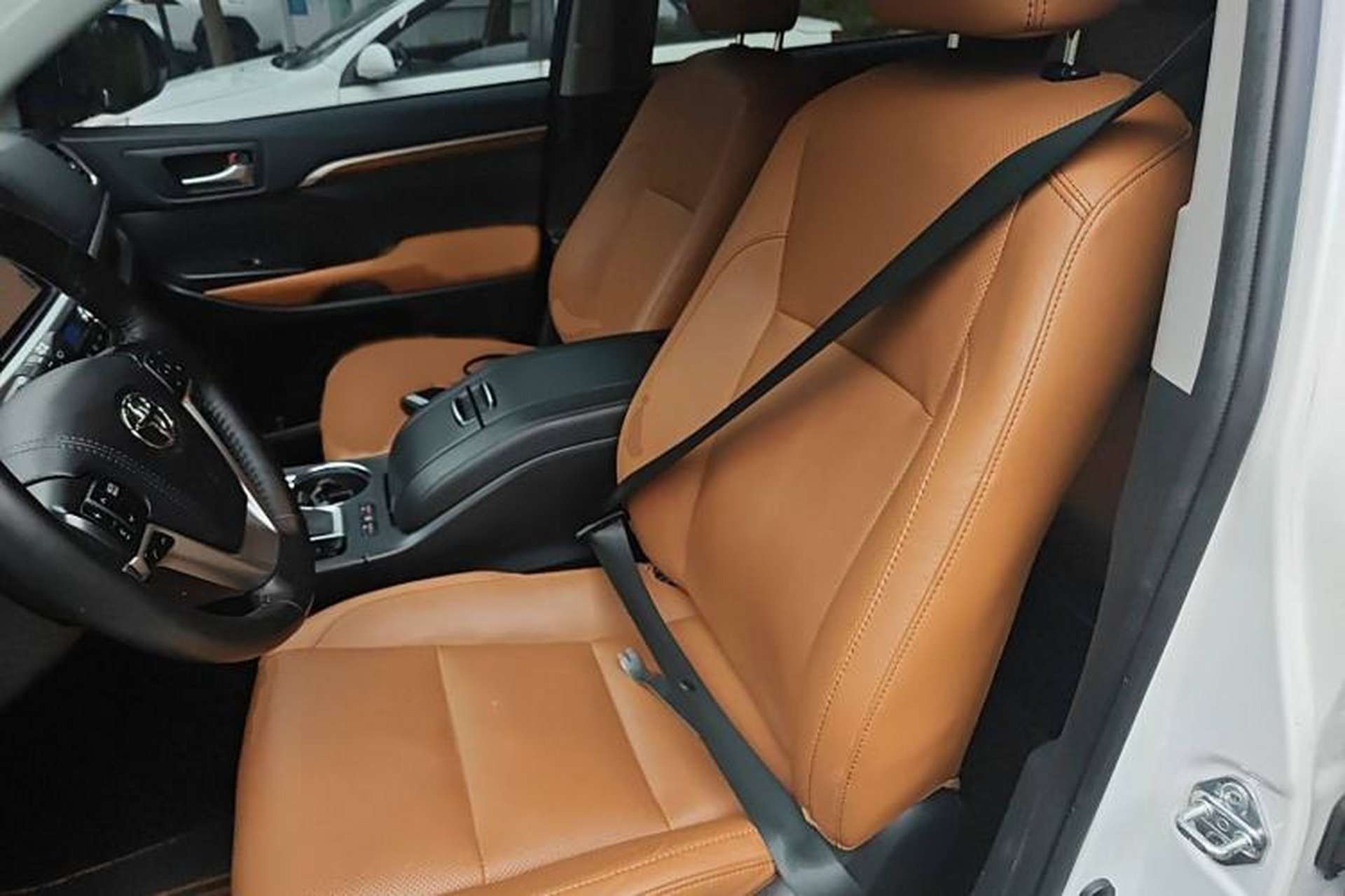 Used Toyota Highlander 2020 2.0T Four-Wheel Drive Millionth Anniversary Edition 7 Seats Left Front Seat