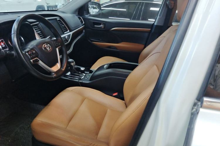Used Toyota Highlander 2020 2.0T Four-Wheel Drive Millionth Anniversary Edition 7 Seats Left Front Seat