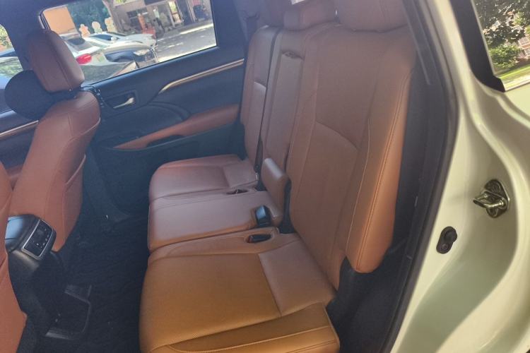Used Toyota Highlander 2020 2.0T Four-Wheel Drive Millionth Anniversary Edition 7 Seats Left Rear Seat