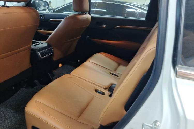 Used Toyota Highlander 2020 2.0T Four-Wheel Drive Millionth Anniversary Edition 7 Seats Left Rear Seat