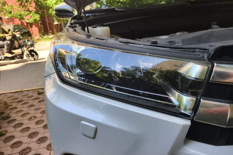 Used Toyota Highlander 2020 2.0T Four-Wheel Drive Millionth Anniversary Edition 7 Seats Right Front Headlight