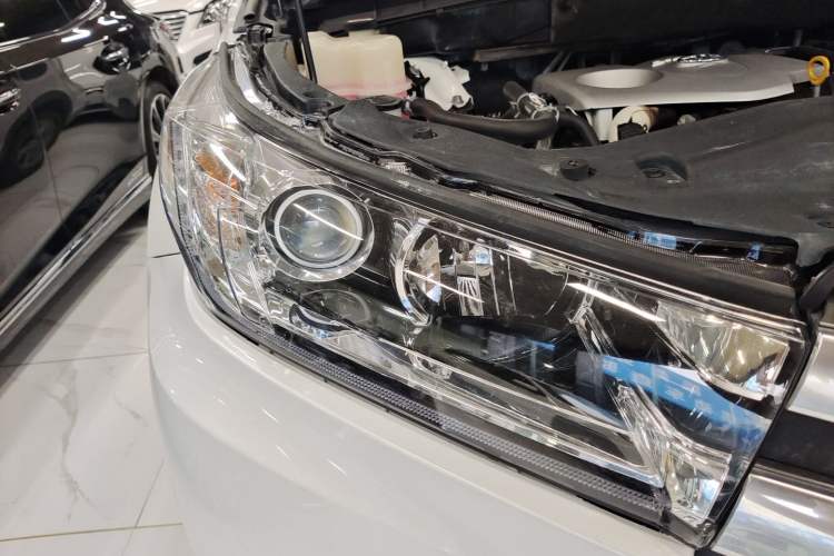 Used Toyota Highlander 2020 2.0T Four-Wheel Drive Millionth Anniversary Edition 7 Seats Right Front Headlight