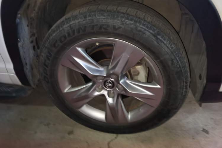Used Toyota Highlander 2020 2.0T Four-Wheel Drive Millionth Anniversary Edition 7 Seats Right Front Wheel Hub