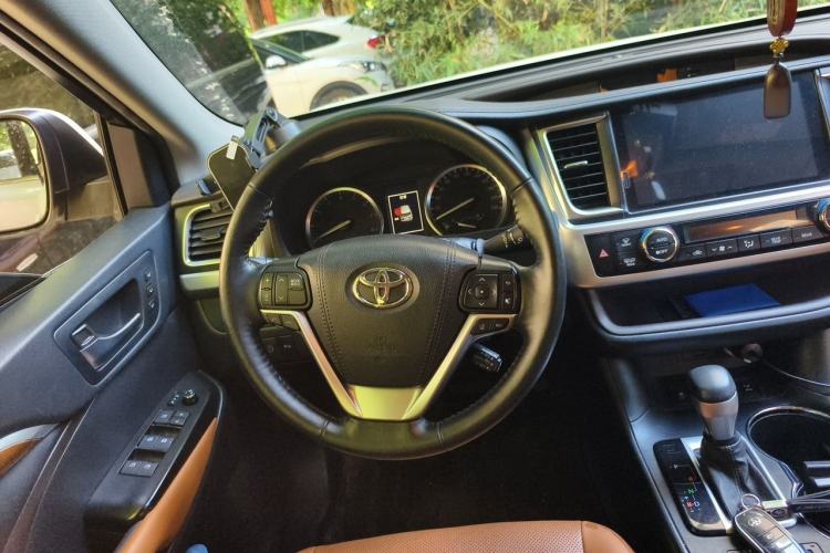 Used Toyota Highlander 2020 2.0T Four-Wheel Drive Millionth Anniversary Edition 7 Seats Steering Wheel