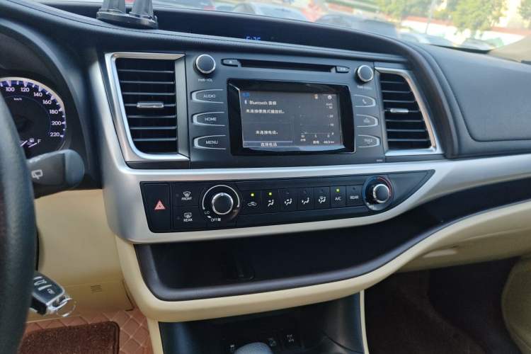 Used Toyota Highlander 2021 2.0T Four-Wheel Drive Elite Edition 7-Seater Audio And AC Panel