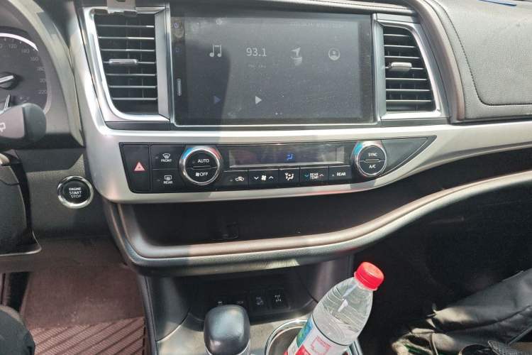 Used Toyota Highlander 2021 2.0T Four-Wheel Drive Luxury Edition 7 Seats Audio And AC Panel
