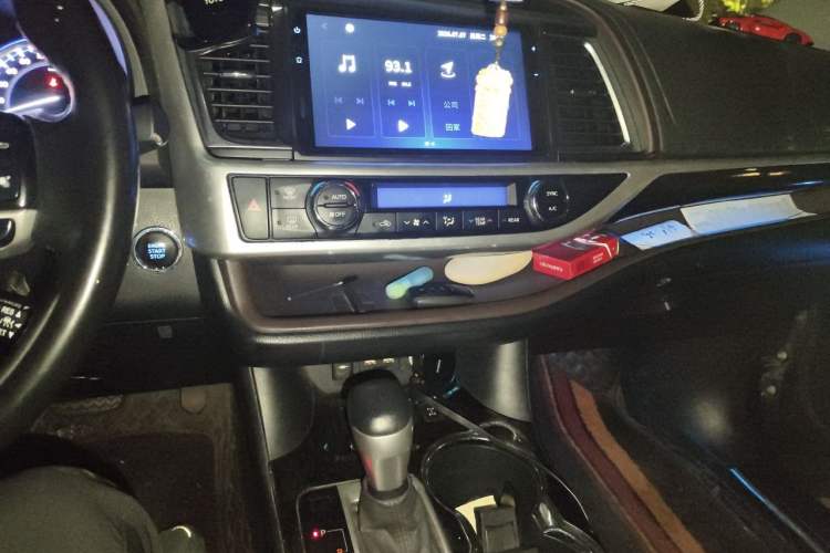 Used Toyota Highlander 2021 2.0T Four-Wheel Drive Luxury Edition 7 Seats Audio And AC Panel