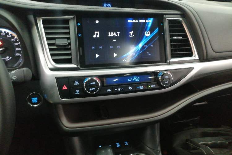 Used Toyota Highlander 2021 2.0T Four-Wheel Drive Luxury Edition 7 Seats Audio And AC Panel